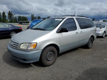  Salvage Toyota Sienna