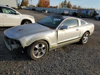  Salvage Ford Mustang