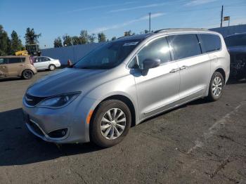  Salvage Chrysler Pacifica