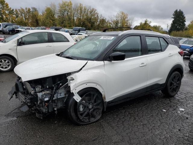  Salvage Nissan Kicks