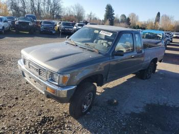  Salvage Toyota Pickup