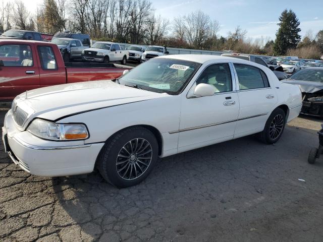  Salvage Lincoln Towncar