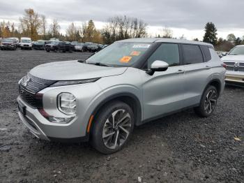  Salvage Mitsubishi Outlander