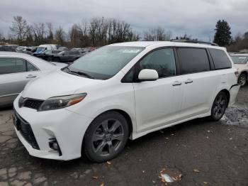  Salvage Toyota Sienna