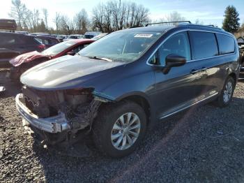  Salvage Chrysler Pacifica