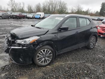  Salvage Nissan Kicks