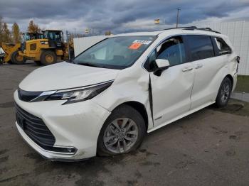  Salvage Toyota Sienna