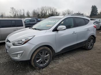  Salvage Hyundai TUCSON