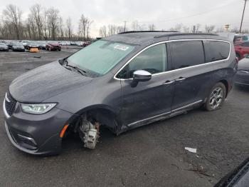  Salvage Chrysler Pacifica