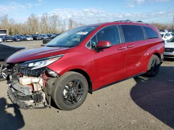  Salvage Toyota Sienna