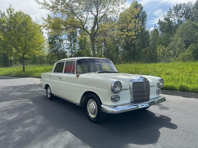  Salvage Mercedes-Benz 190-Class