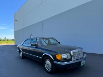  Salvage Mercedes-Benz 560-Class