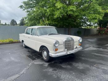  Salvage Mercedes-Benz 200-class