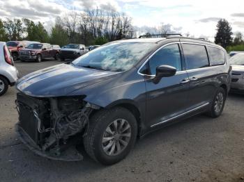  Salvage Chrysler Pacifica