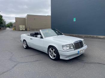  Salvage Mercedes-Benz 300-Class