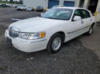  Salvage Lincoln Towncar