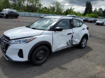  Salvage Nissan Kicks
