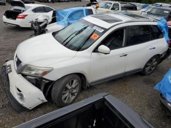  Salvage Nissan Pathfinder