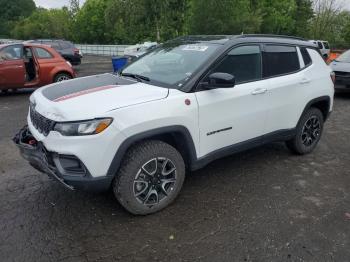  Salvage Jeep Compass