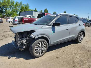  Salvage Nissan Kicks
