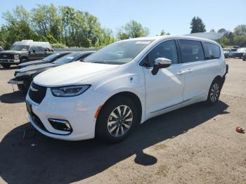  Salvage Chrysler Pacifica