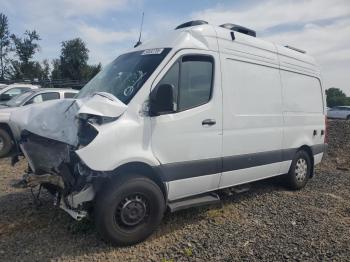  Salvage Mercedes-Benz Sprinter