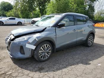 Salvage Nissan Kicks