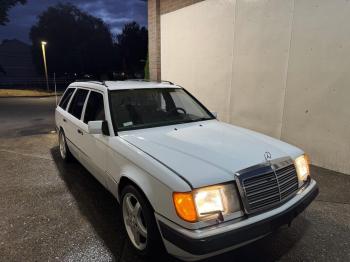  Salvage Mercedes-Benz 300-Class