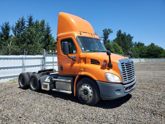  Salvage Freightliner Cascadia 1