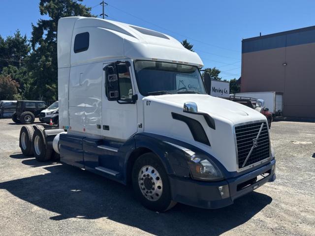  Salvage Volvo Vn