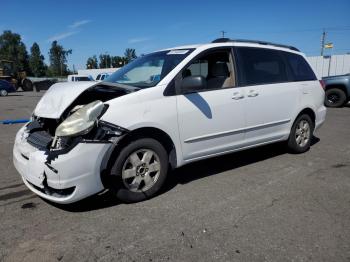  Salvage Toyota Sienna