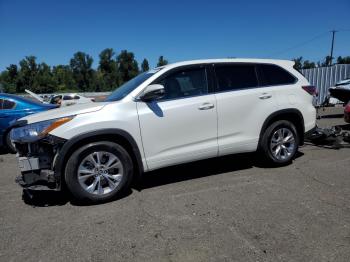  Salvage Toyota Highlander