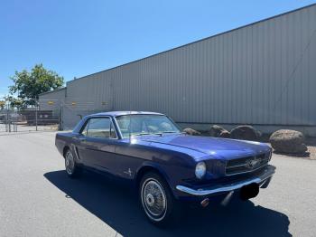  Salvage Ford Mustang