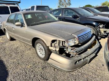  Salvage Ford Crown Vic
