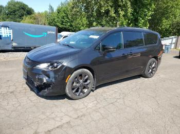  Salvage Chrysler Pacifica