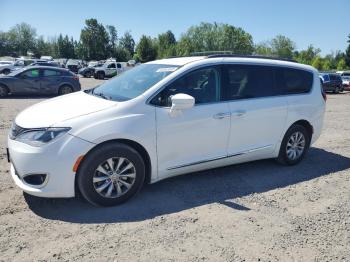  Salvage Chrysler Pacifica