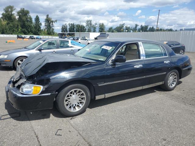  Salvage Lincoln Towncar
