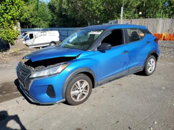  Salvage Nissan Kicks