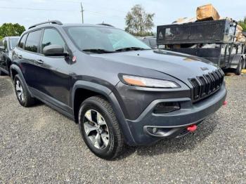  Salvage Jeep Cherokee