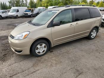  Salvage Toyota Sienna