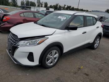  Salvage Nissan Kicks