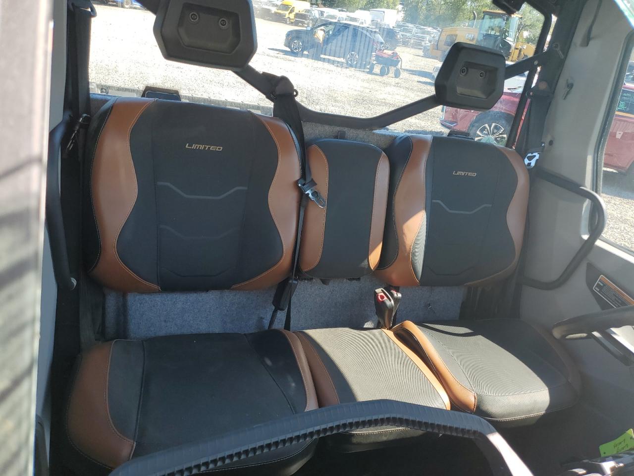 Can-Am Defender L Limited Cab Hd10 Image 6