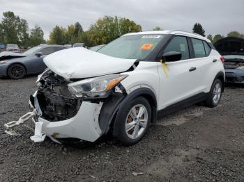  Salvage Nissan Kicks