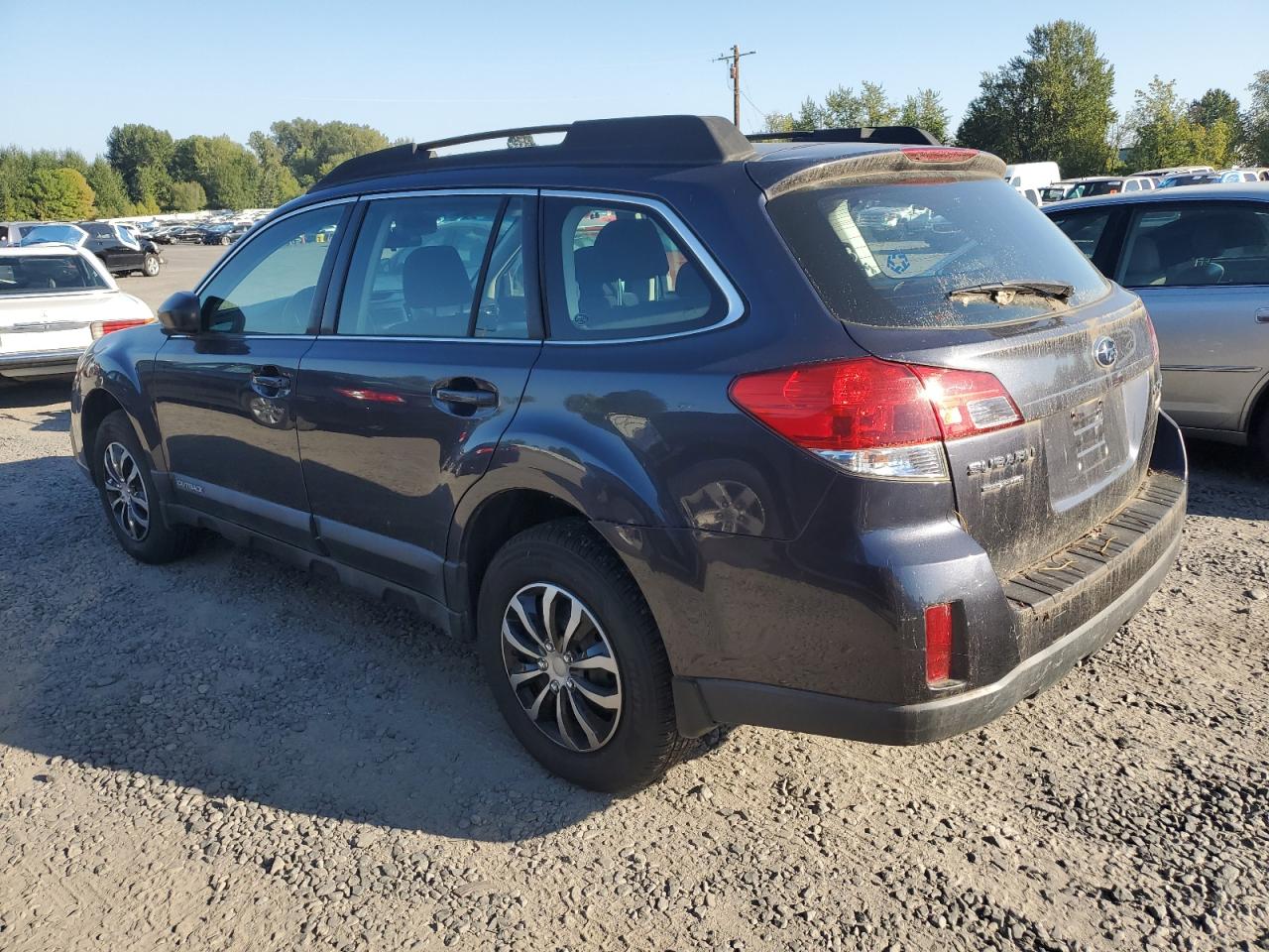 Subaru Outback 2.5i Image 9