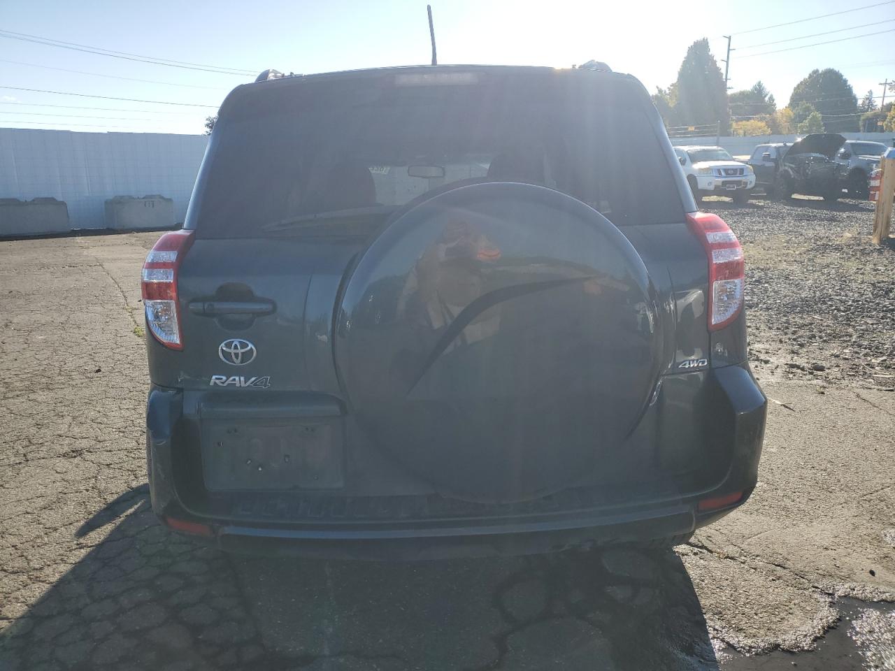 Toyota RAV4 Limited Image 8