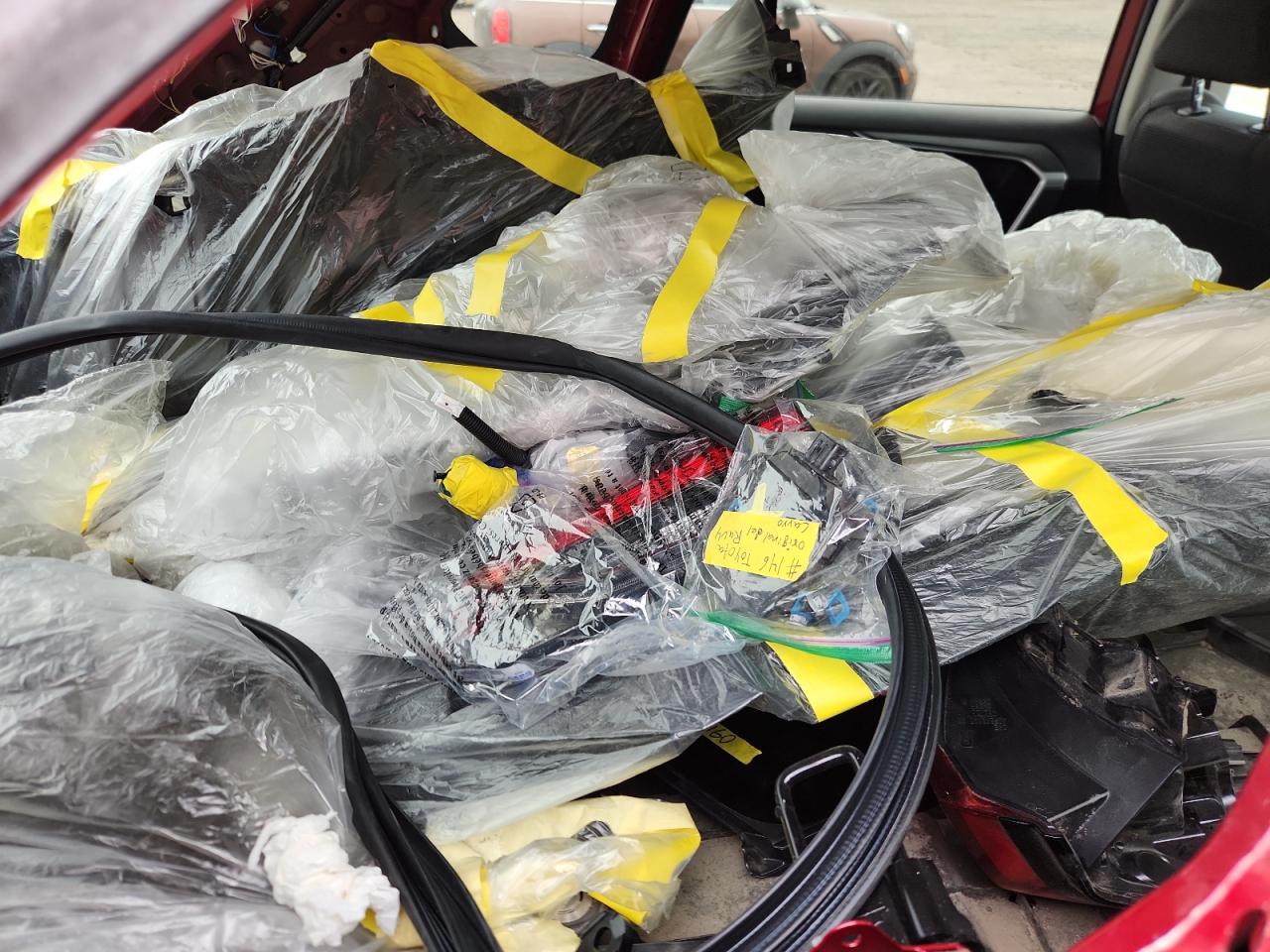 Toyota RAV4 Le Image 12