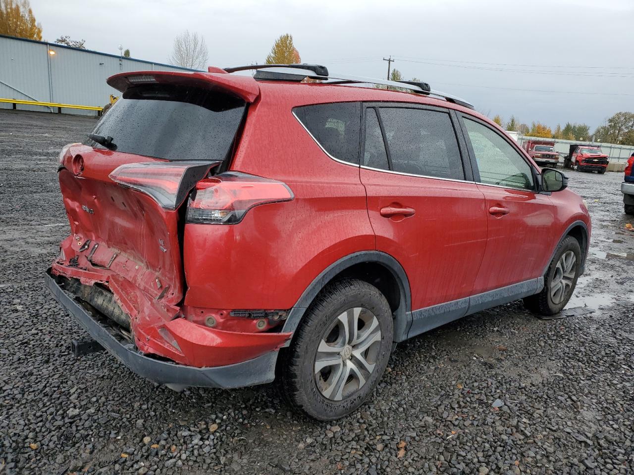 Toyota RAV4 Le Image 4