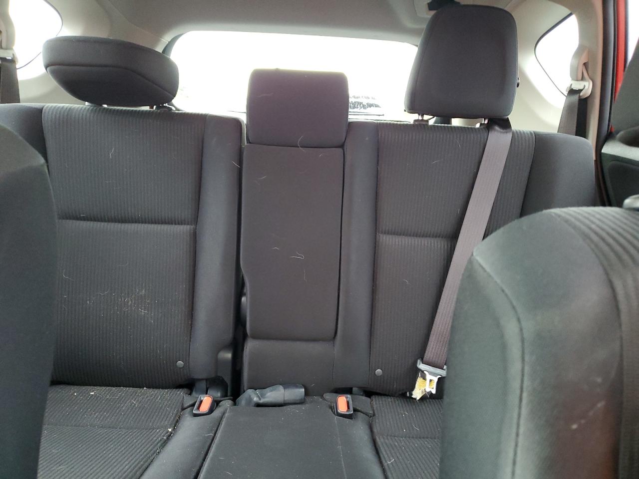 Toyota RAV4 Le Image 9