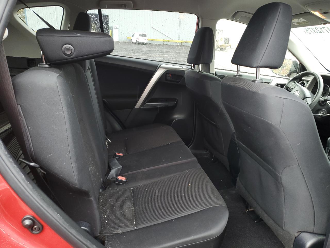 Toyota RAV4 Le Image 2