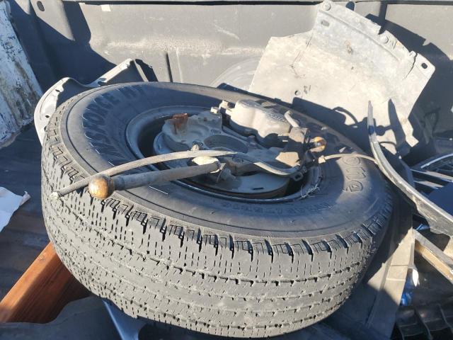 Chevrolet Silverado C2500 Heavy Duty Image 8